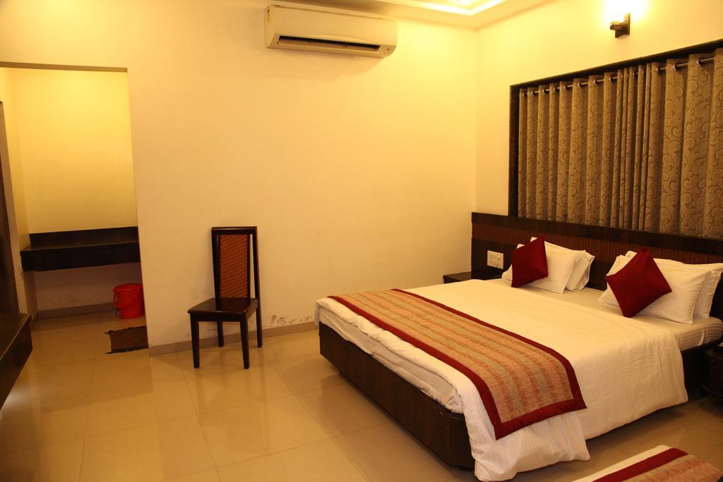 Hotel Sai Ramanand Shirdi Exterior photo