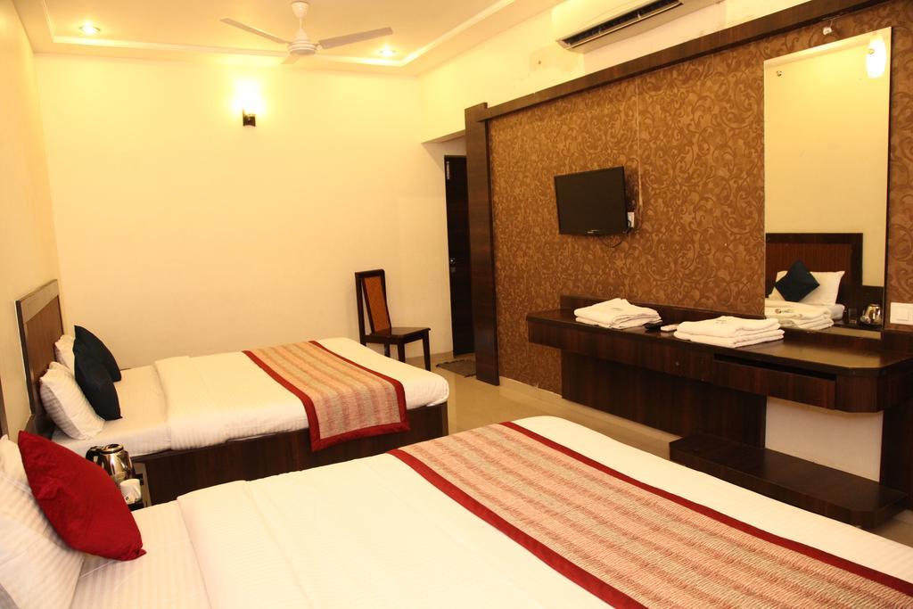 Hotel Sai Ramanand Shirdi Exterior photo