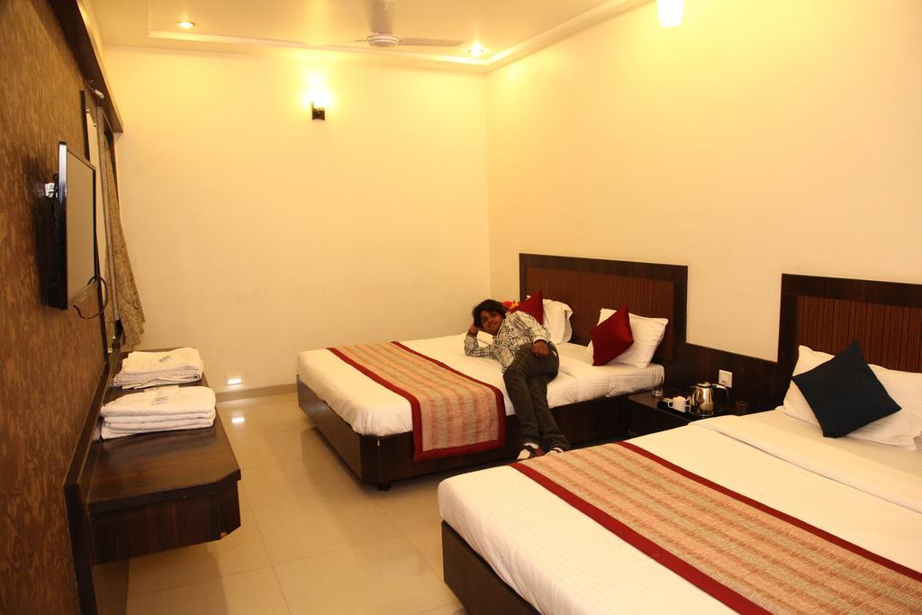 Hotel Sai Ramanand Shirdi Exterior photo