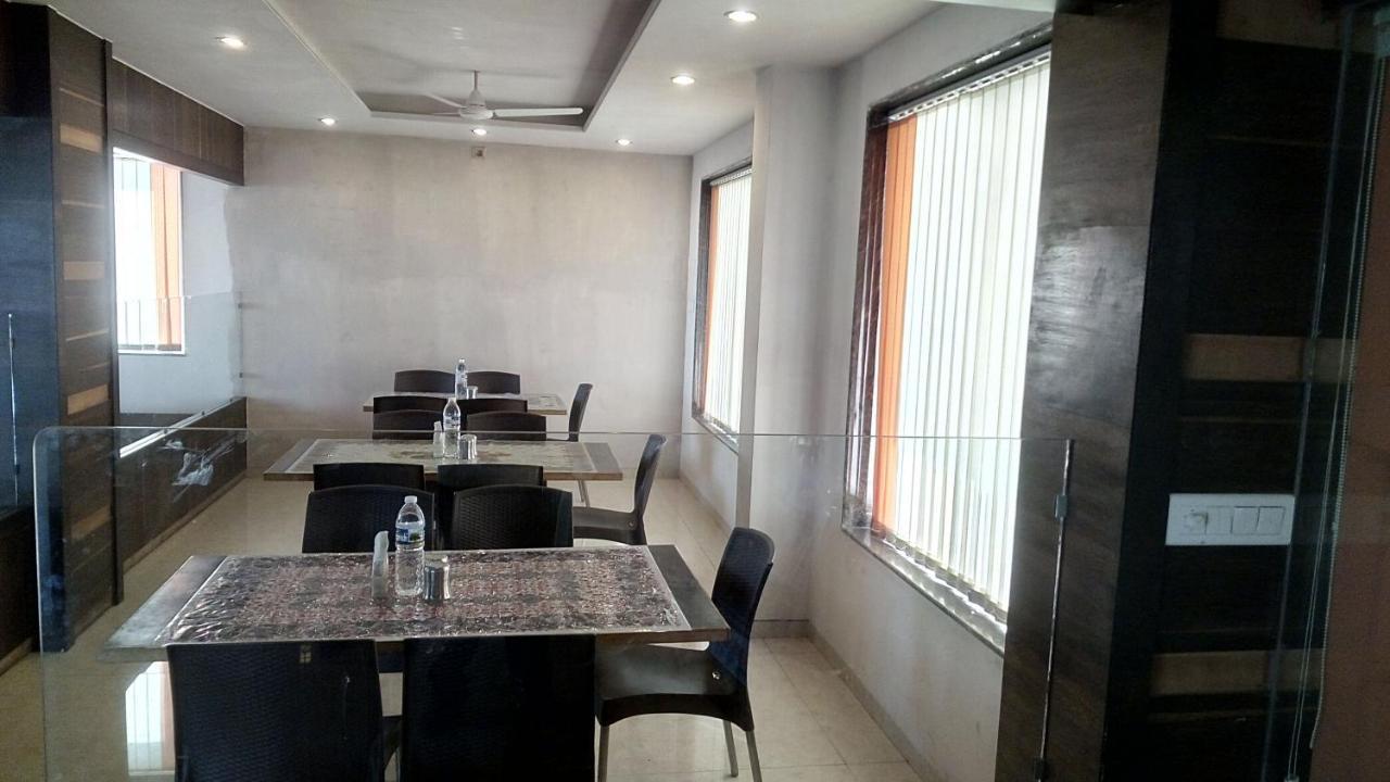 Hotel Sai Ramanand Shirdi Exterior photo