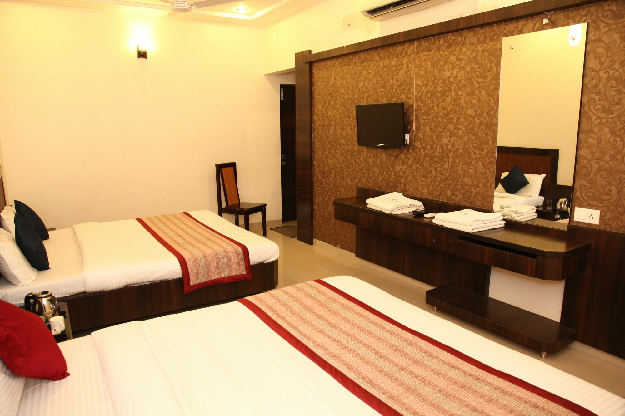 Hotel Sai Ramanand Shirdi Exterior photo
