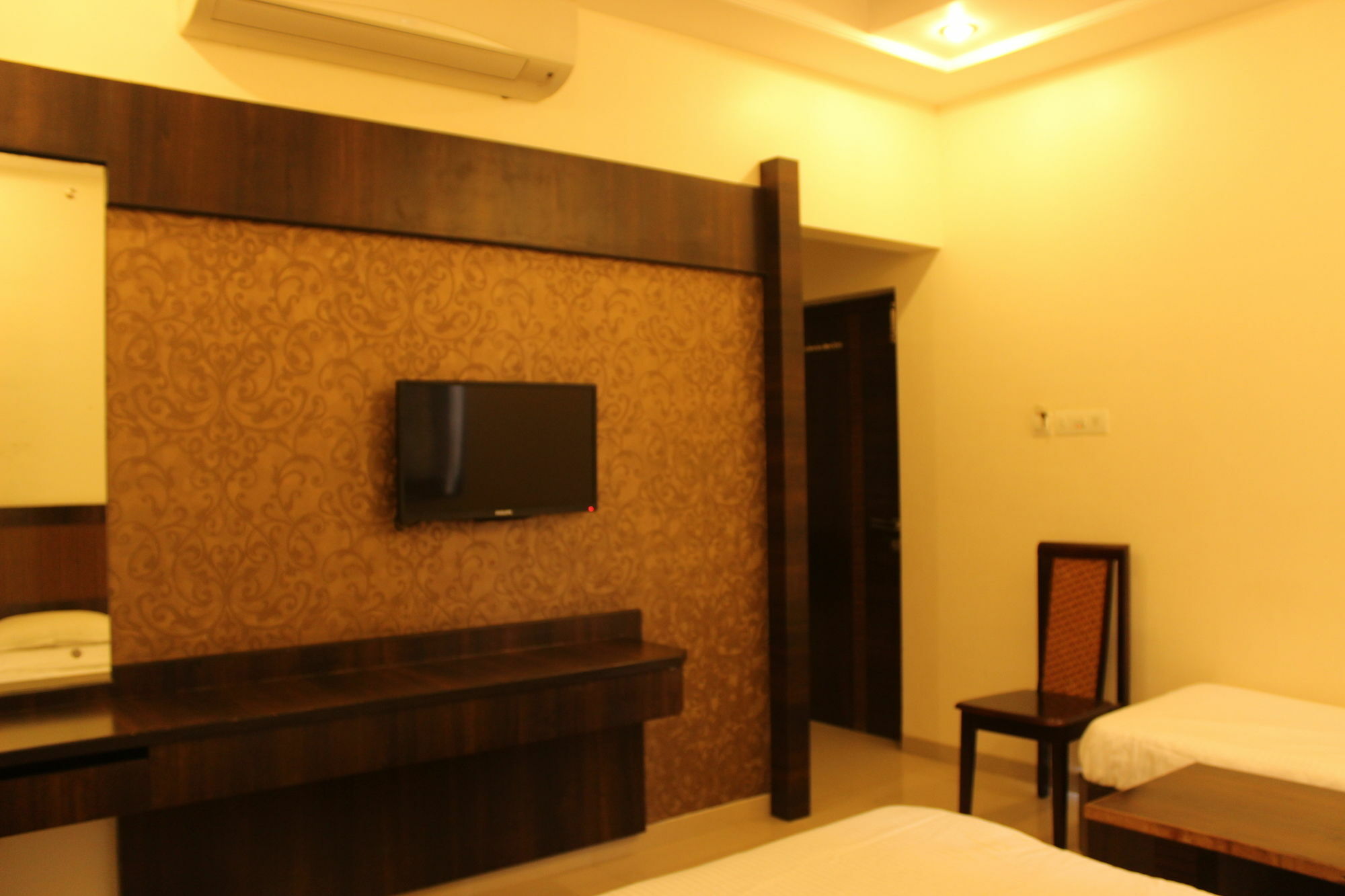 Hotel Sai Ramanand Shirdi Exterior photo